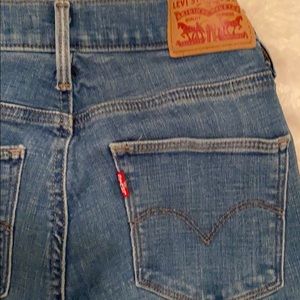 Slimming Skinny high-waist Levi’s sz 27